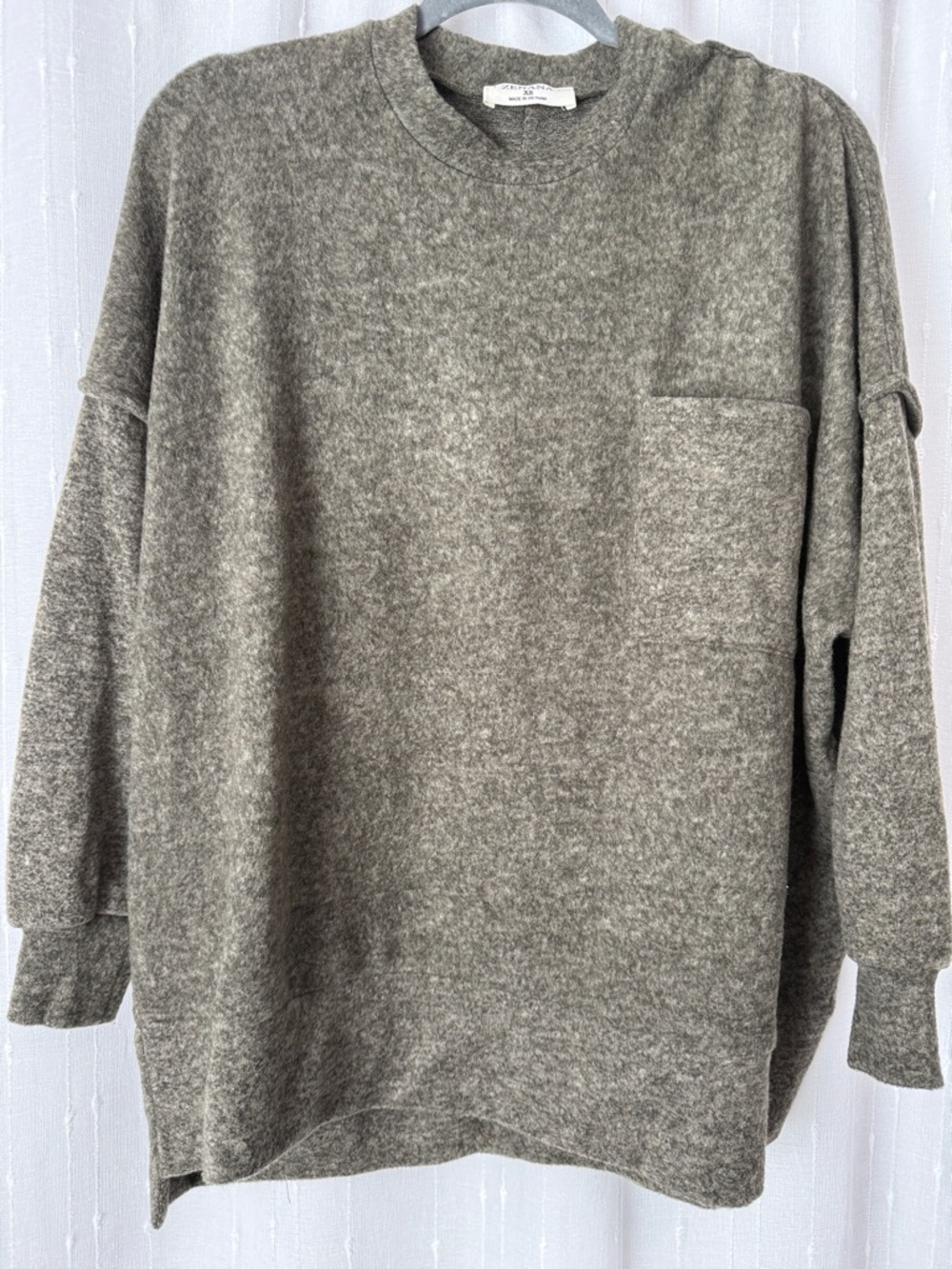 Zenana Outfitters Heathered Green Crewneck Pocket Sweater
